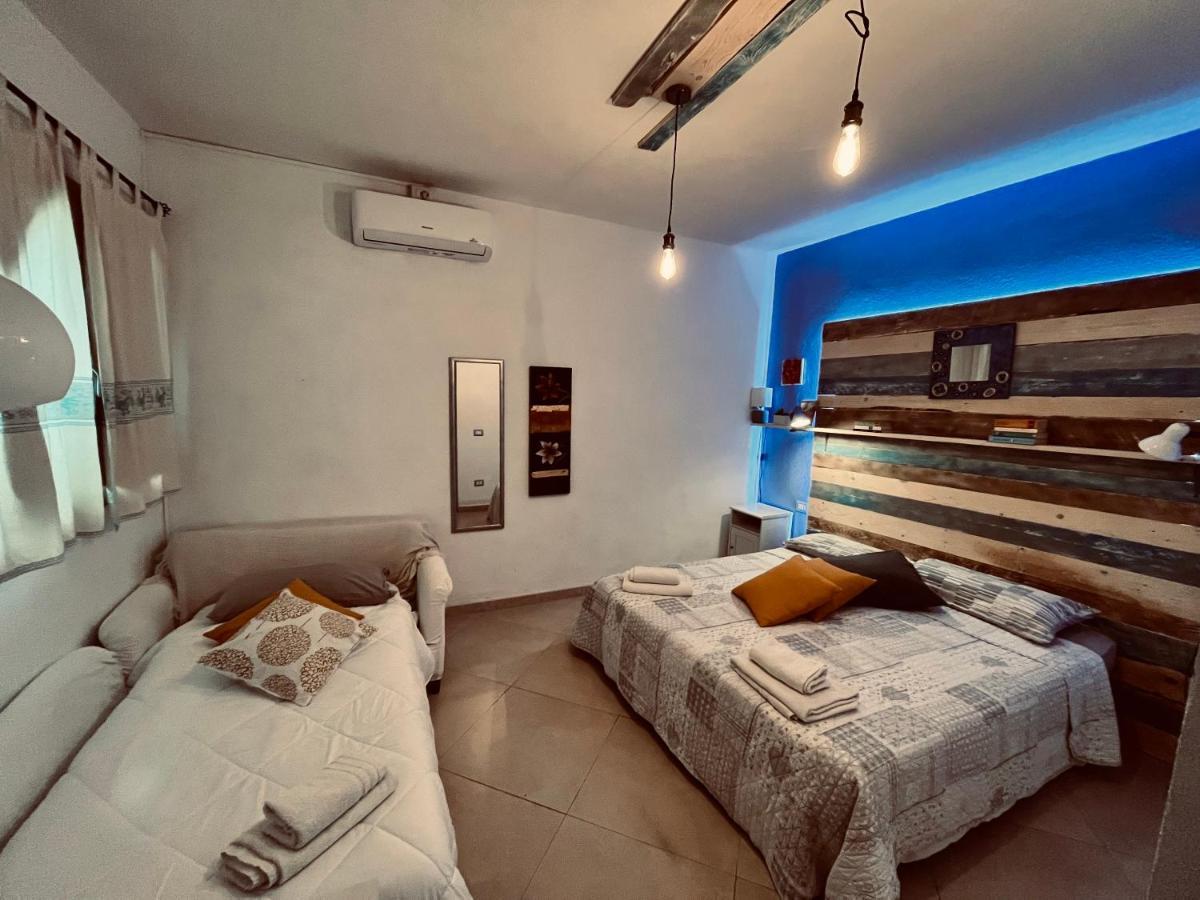 Iknos Guest House Olbia Exteriör bild